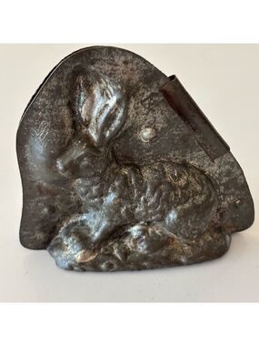 ANTIQUE METAL SITTING RABBIT DOUBLE SIDED TIN CHOCOLATE MOLD CANDY MAKING 4.75"
